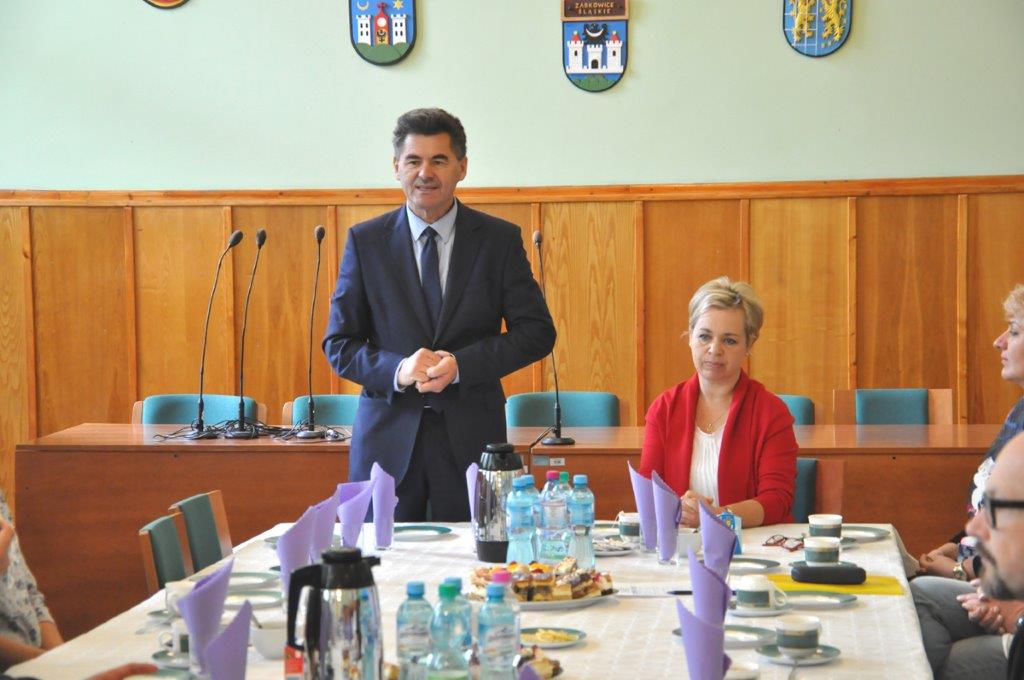 Prawie 800 000 zł na pomoc dla rodzin zastępczych