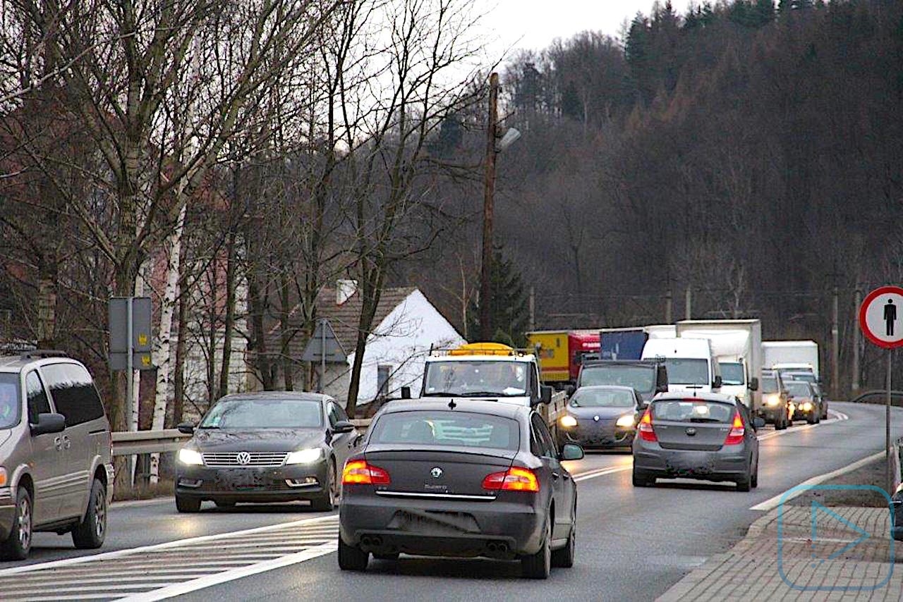 Najważniejsza drogowa inwestycja w regionie bliżej –– którędy Ósemka przejdzie w powiecie ząbkowickim?