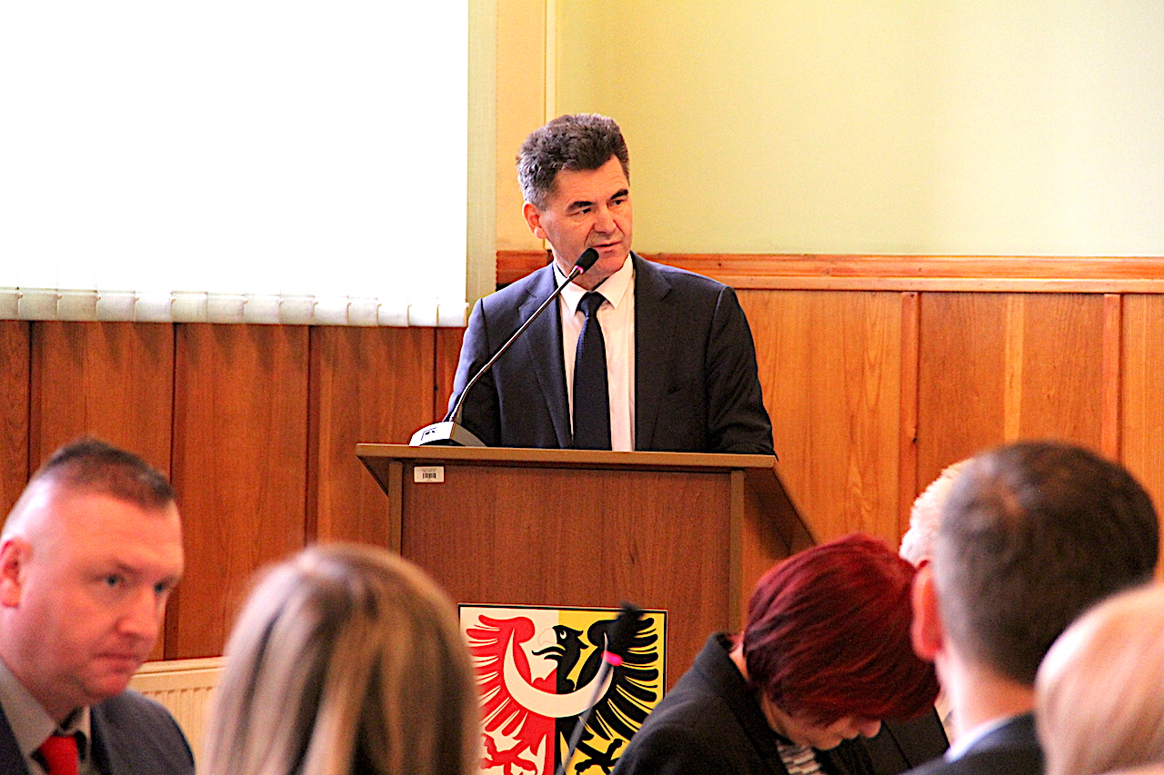 Nadwyżka budżetowa i absolutorium bez głosu sprzeciwu