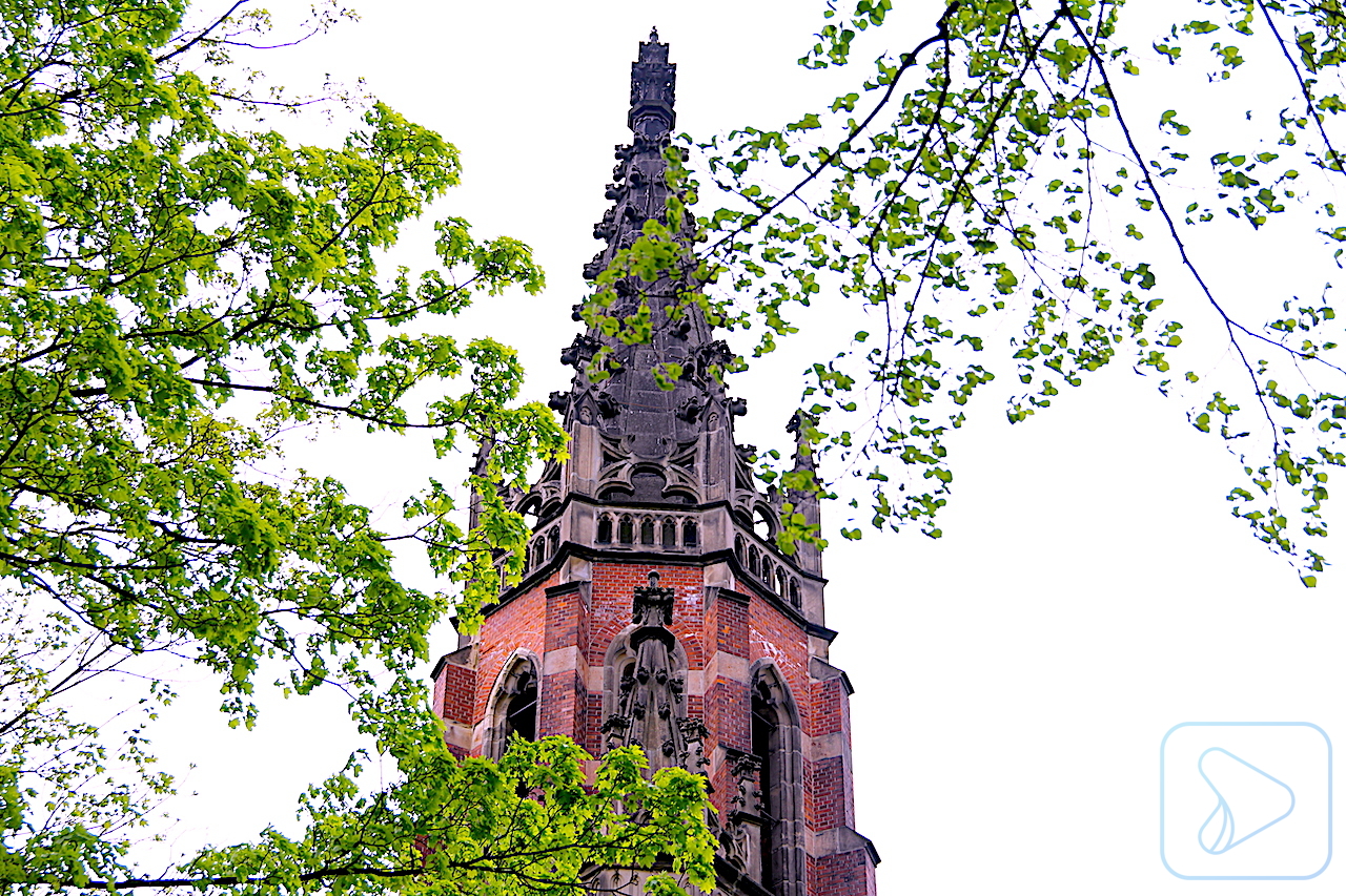 Przeszłość i przyszłość spotykają się – tu i teraz w nas