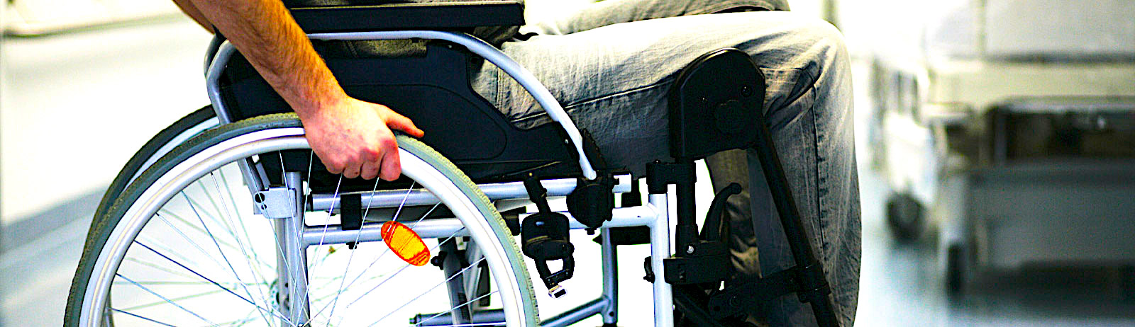 Potrzebujesz sprzętu rehabilitacyjnego? – bezpłatna wypożyczalnia sprzętu rehabilitacyjnego działa w Ząbkowicach Śląskich