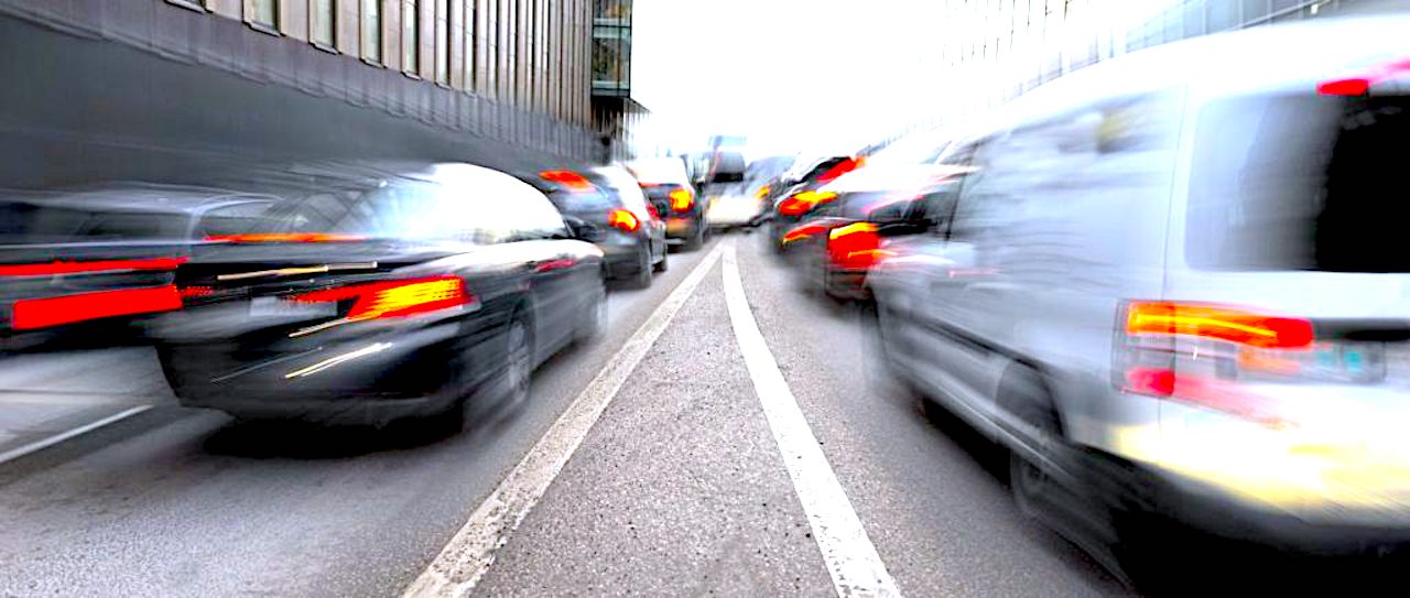 Od dzisiaj nowe zasady ruchu: „korytarz życia” i „jazda na suwak”