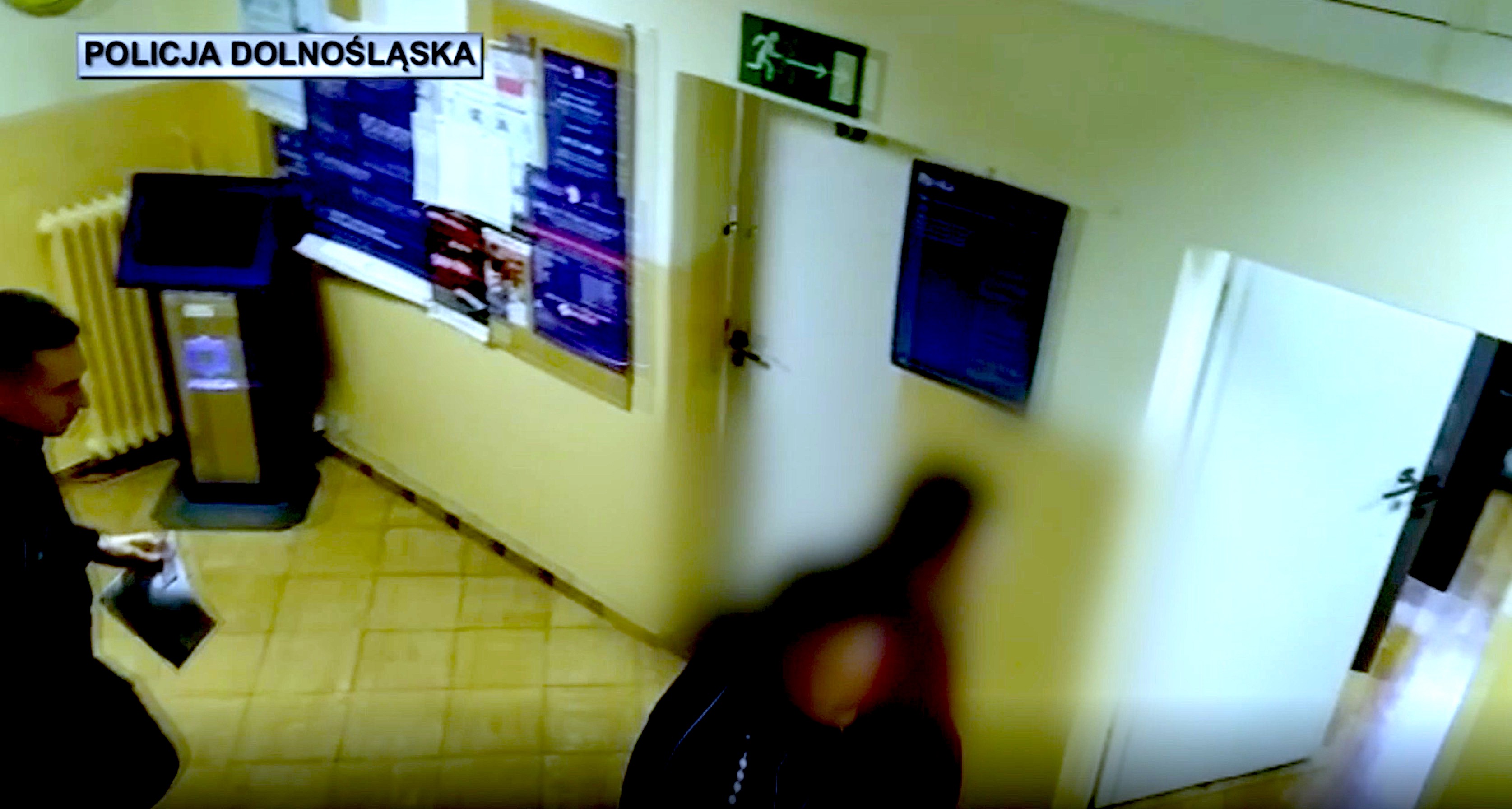 Jedni szukali skarbów – tamten ważył „towar” w domu