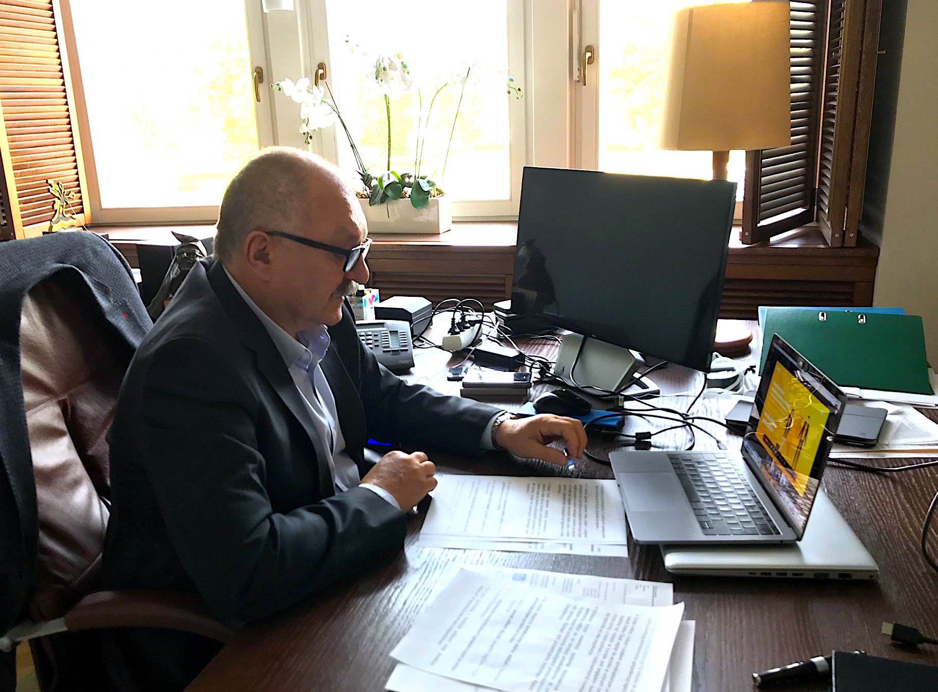 Marszałek apeluje do Premiera: „przywróćmy możliwość przekraczania granicy w celach zarobkowych”