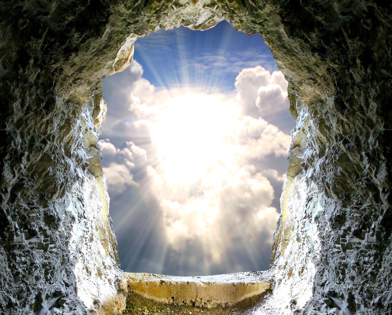 On zmartwychwstał i żyje obok nas!