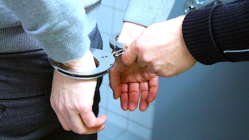 Narkotyki sprowadzają na manowce – kara za ich posiadanie nie zamyka problemu