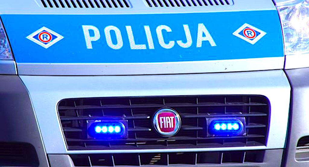 Pirat mknął drogą jak szalony – pasażer połykał dziwną substancję