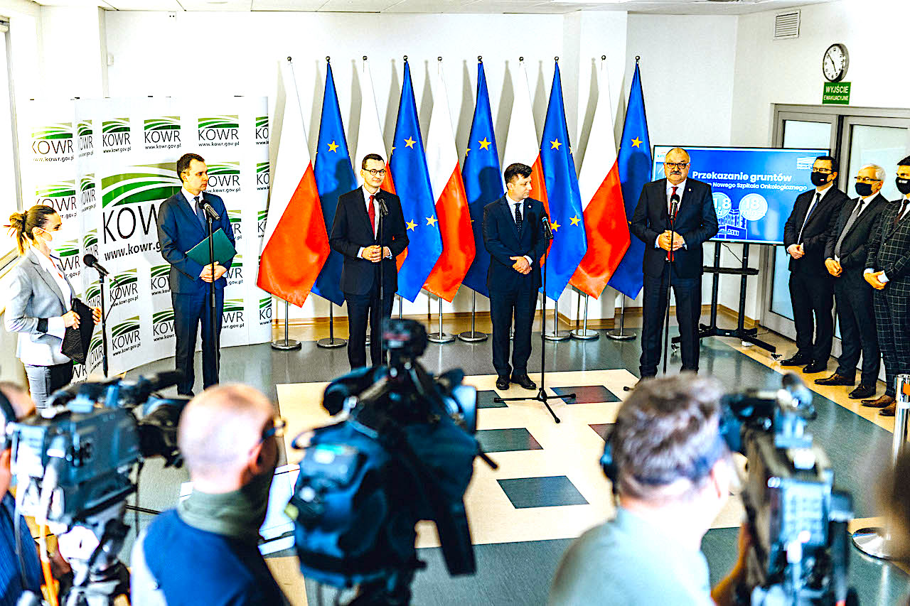 Premier Mateusz Morawiecki dzisiaj: „budowa Dolnośląskiego Centrum Onkologii i drogi ekspresowej S8 zdecydowanie bliżej”
