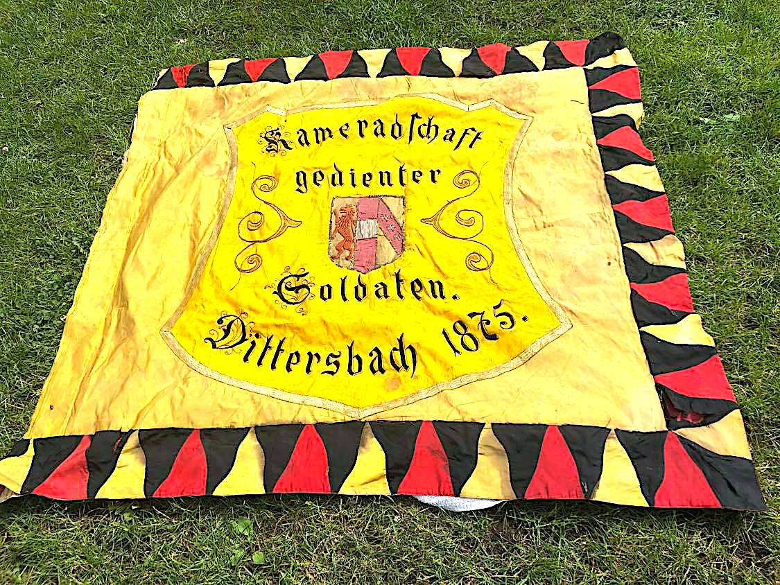 Sztandar ze 150-letnią historią – przetrwał i symbolizuje wojenne dzieje regionu