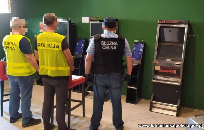 Automaty do zarabiania pieniędzy – będą słono kosztować tych, którzy je ustawili