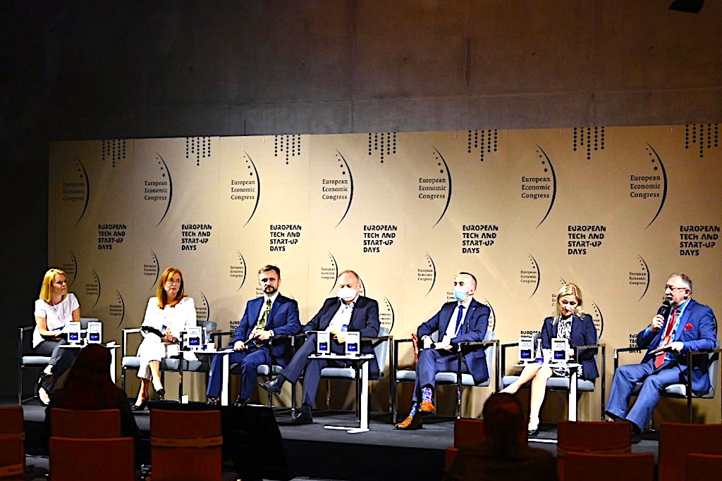 Laboratoria genetyczne błyskawicznie dostosowały się do pandemii koronawirusa [VIDEO]