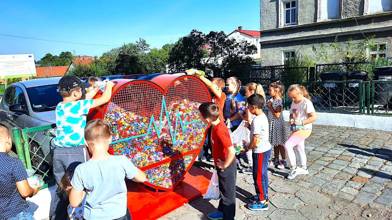 Ziębickie Serce – wypełnione nakrętkami