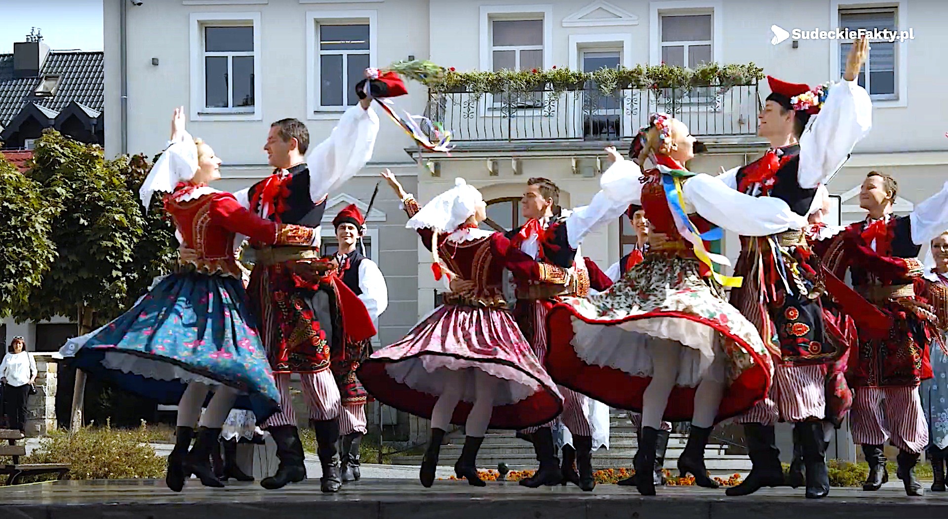 „To jest dla nas przeżycie” – Zespół Pieśni i Tańca „Śląsk” w Bardzie [VIDEO]