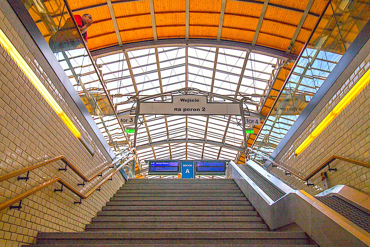 Czy Dolny Śląsk wzbogaci sieć połączeń w ramach programu Kolej Plus – jest pięć projektów – jeden dotyczy powiatu dzierżoniowskiego