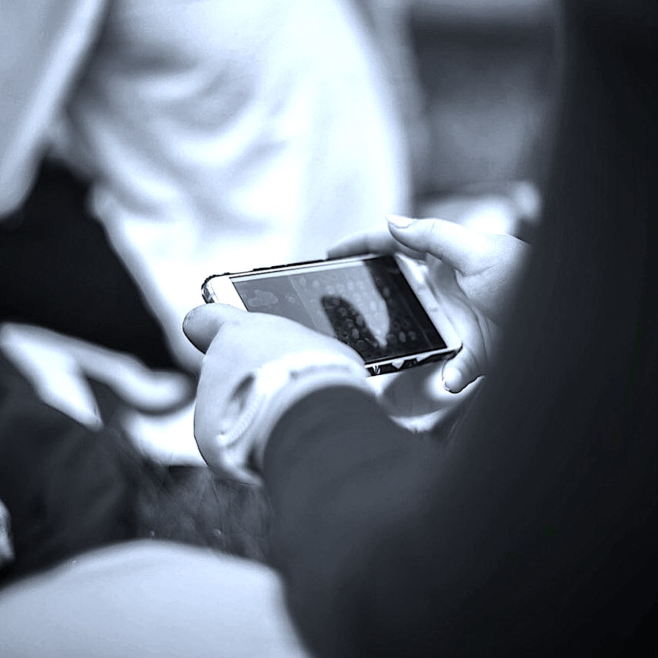 „Odłącz się” – telefon uzależnia, to już wiemy, ale co dalej?