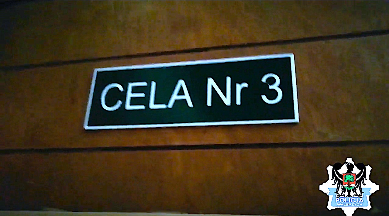 Pijany „antymaseczkowiec” zaatakował kierowcę – sąd zdecyduje czy posiedzi w izolacji