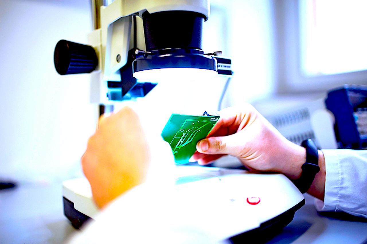 Testy wrocławskiej firmy Genomtec wykrywają koronawirusa w kilkanaście minut [VIDEO]