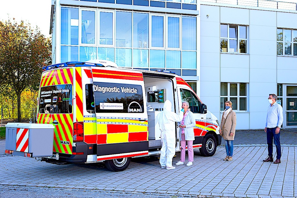 Wyniki testów PCR gotowe są już w ciągu 39 minut – pojazd diagnostyczny do wykonywania testów koronawirusa [VIDEO]