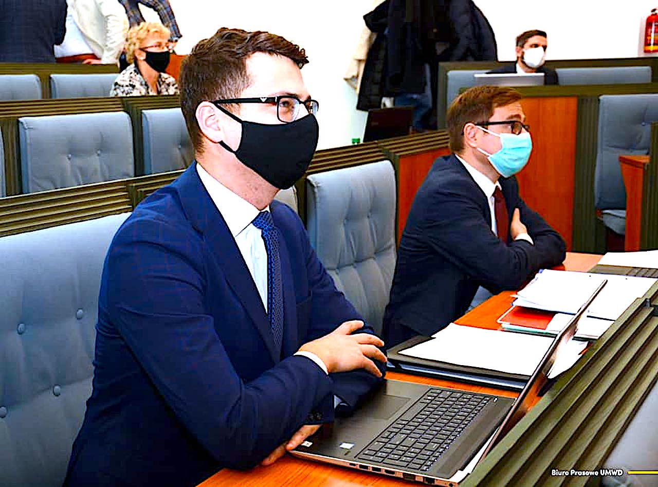 Dolny Śląsk z budżetem samorządowym na rok 2021 – priorytetem jest komunikacja