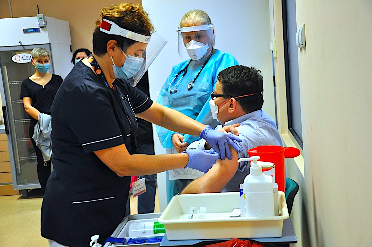 Szczepienia na Dolnym Śląsku już w toku – w rezerwie pozostaje szpital tymczasowy we Wrocławiu