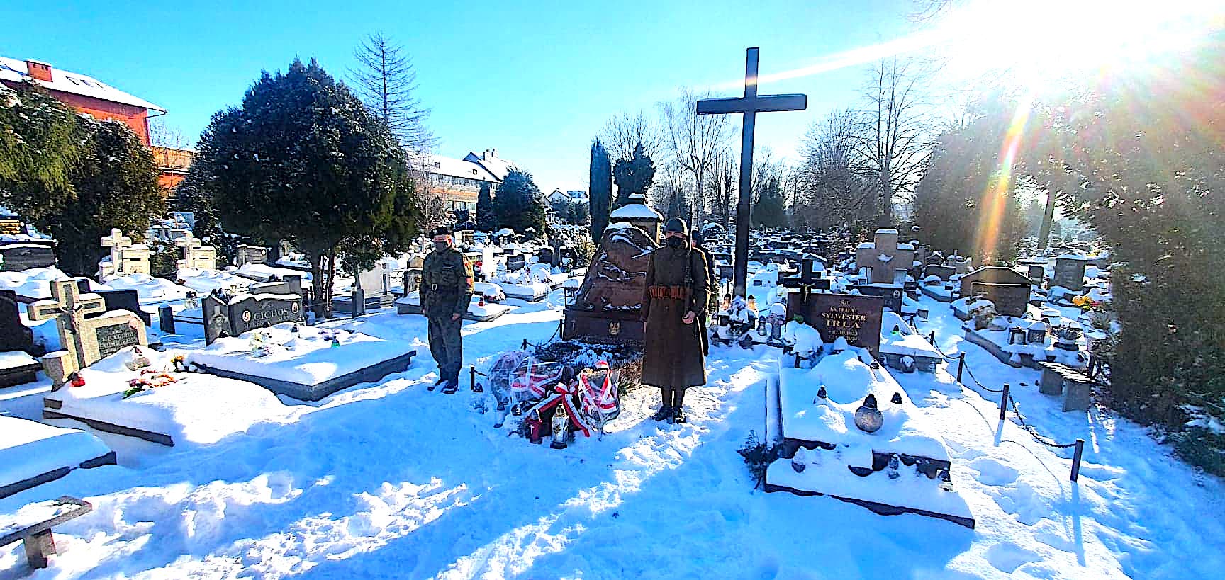 Pamięć o bohaterach narodowych trwa – trzech zamordowanych żołnierzy podziemia niepodległościowego uczczono w Dzierżoniowie