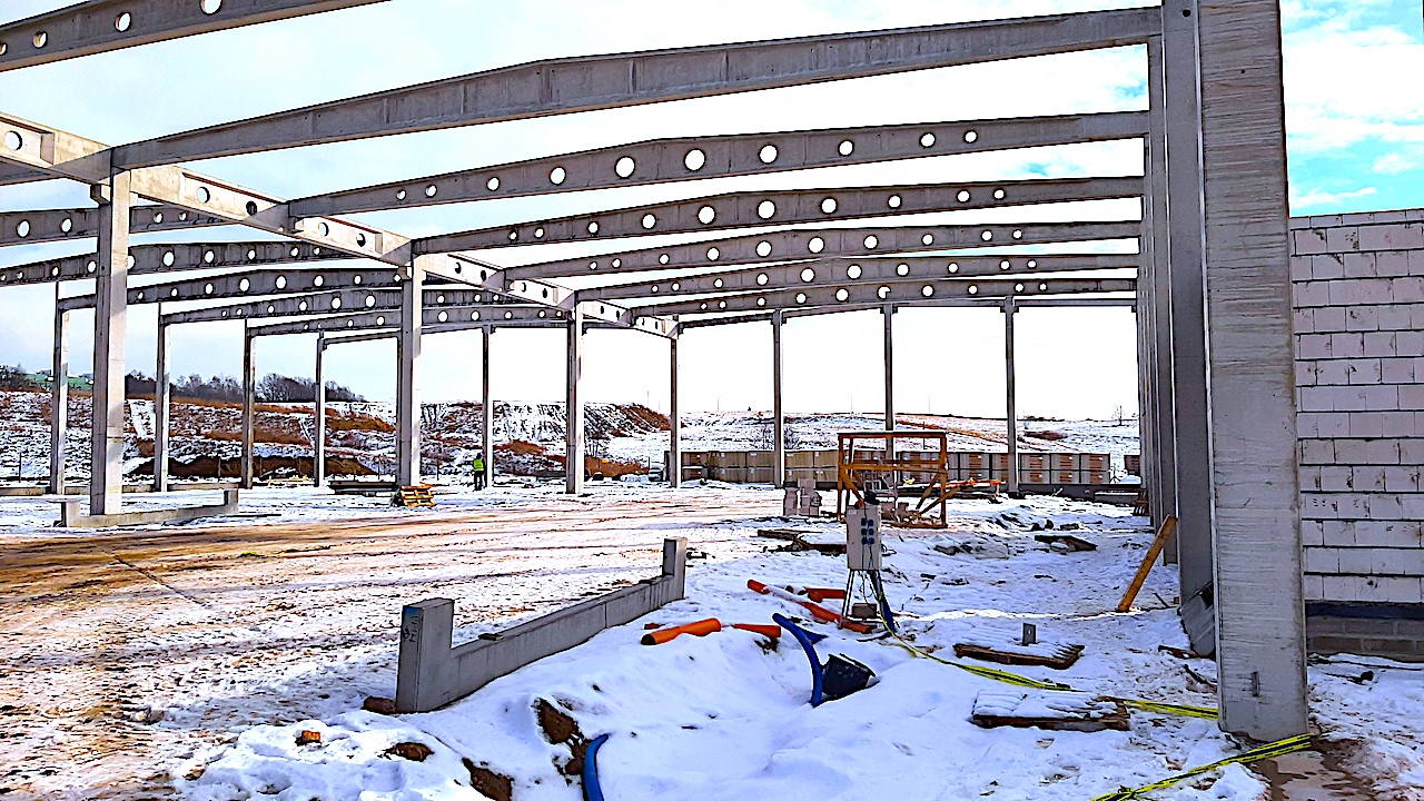 Na Poniatowie powstanie hala dla przedsiębiorców – Invest-Park tworzy miejsce z opcją ulgi podatkowej i innowacyjne centrum szkoleniowe