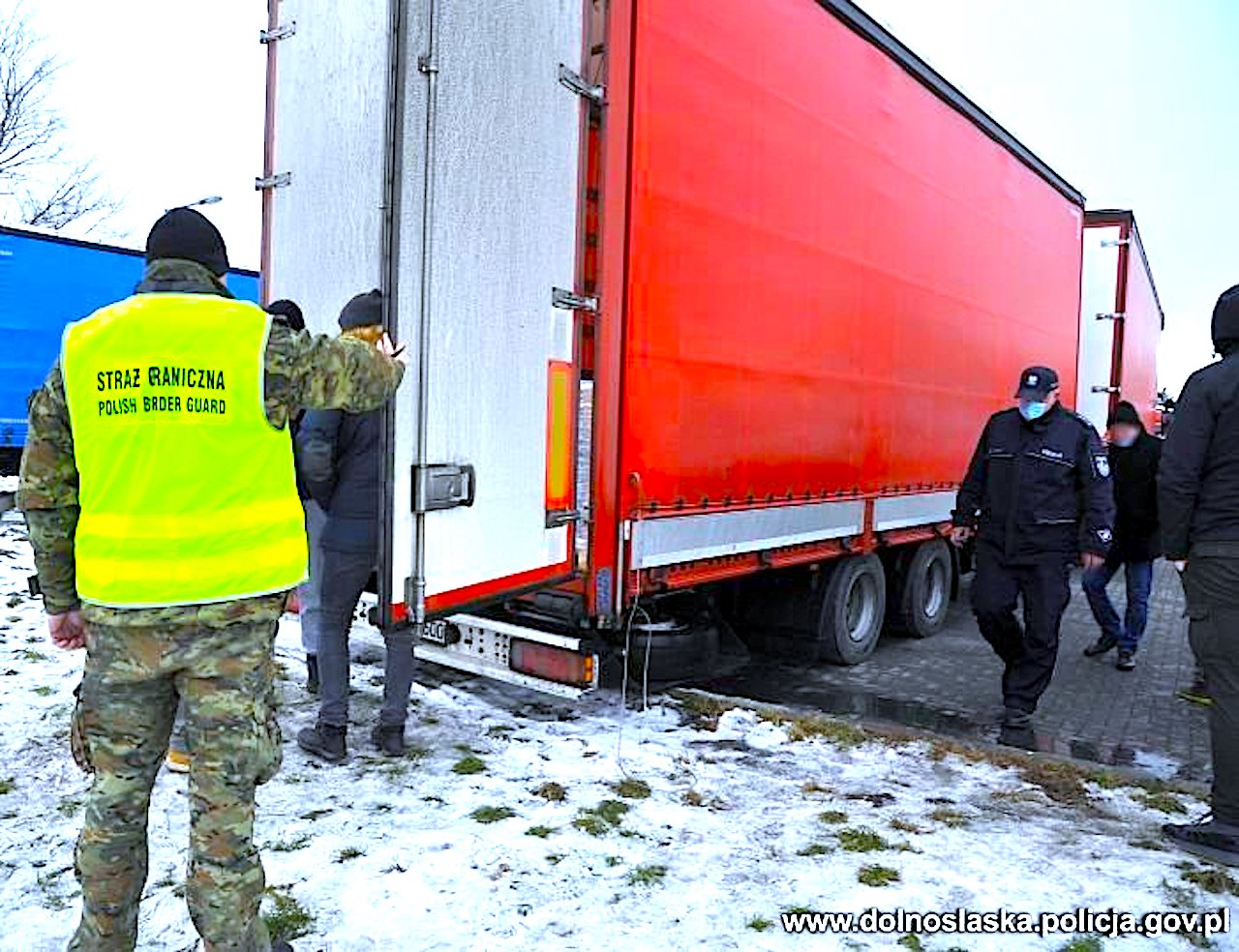 Wsiedli do TIR-a i jechali nie tam, gdzie chcieli – podróż nieudana