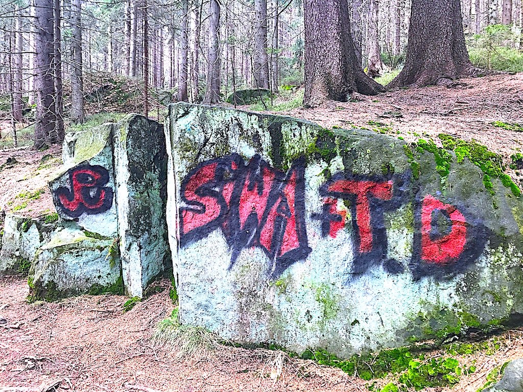 Góry Stołowe trzeba chronić przed wandalami – bezmyślność i bezczelność nie może być anonimowa