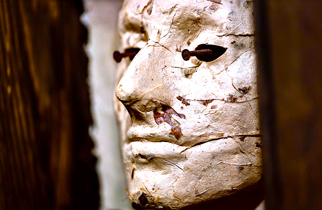 „W papierach 20 lat” – czym jest istnienie człowieka?