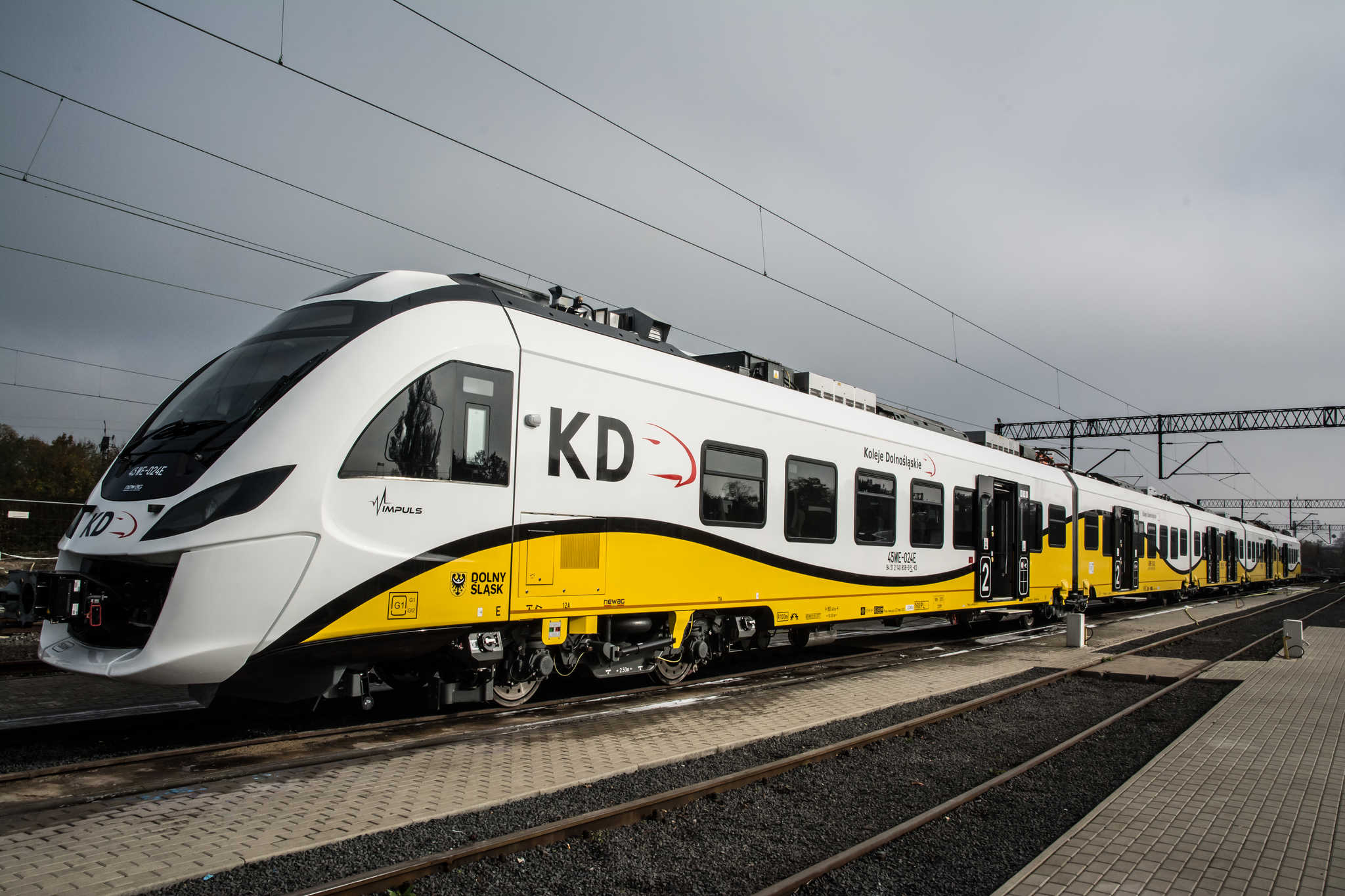 Koleje Dolnośląskie wstrzymują kolejne połączenia. Tym razem do Czech