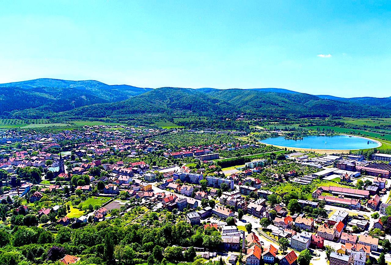 Budownictwo mieszkaniowe ma sprzyjać demografii – dlatego Bielawa oferuje inwestorom przygotowane parcele