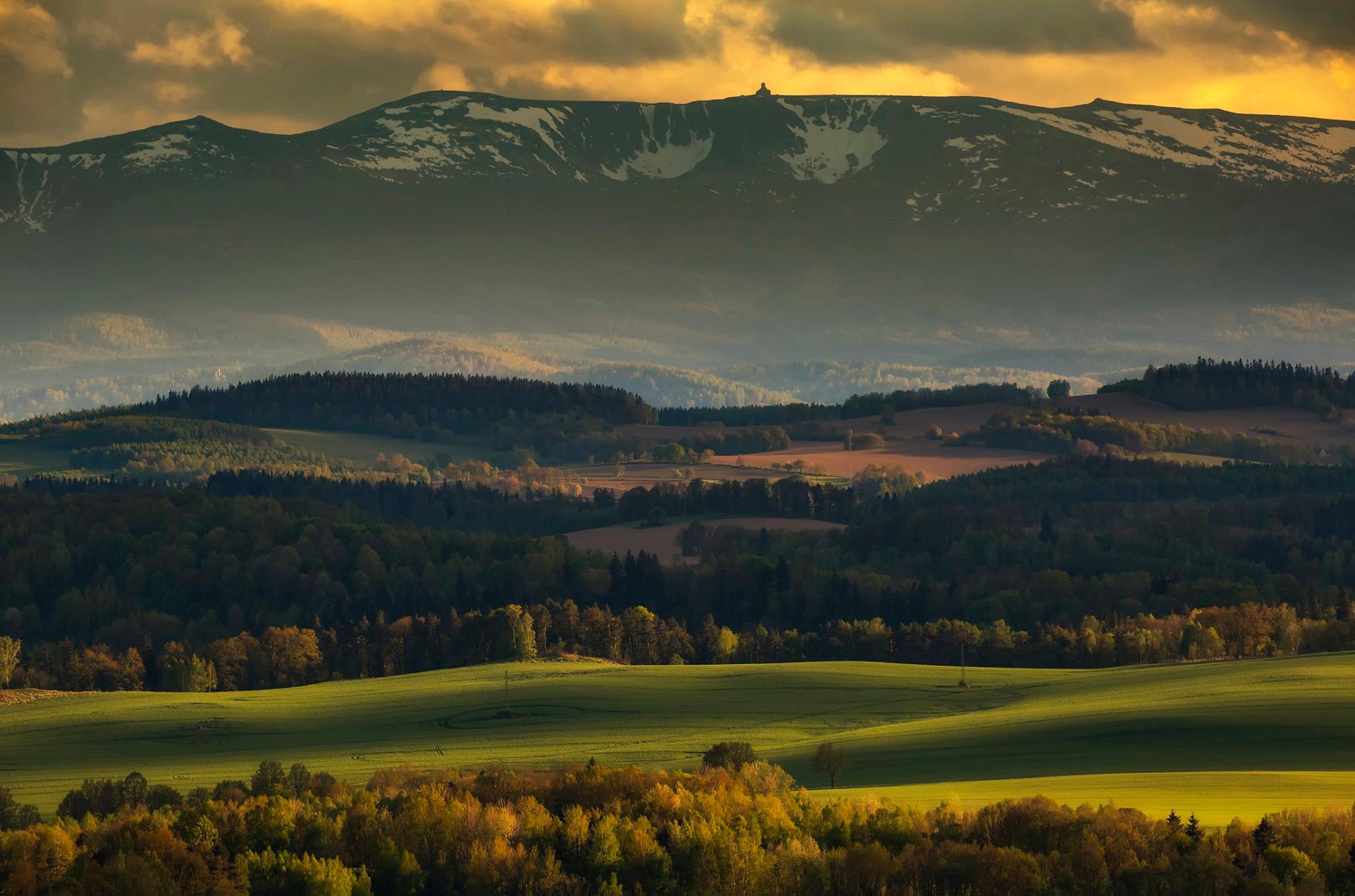 Optymistyczne sygnały dla branży turystycznej i dla środowisk sportowych – samorząd Dolnego Śląska rozstrzygnął konkursy na zadania publiczne – jest też wsparcie dla ratownictwa górskiego