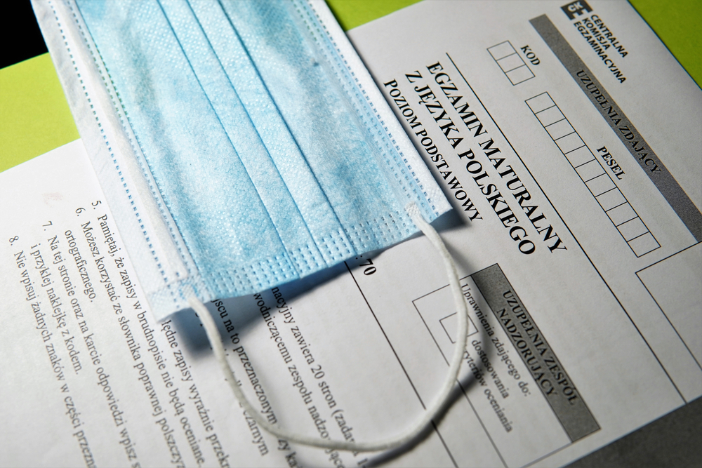 Broniewski, Stachura, marynara i fryzura – dzisiaj MATURA!
