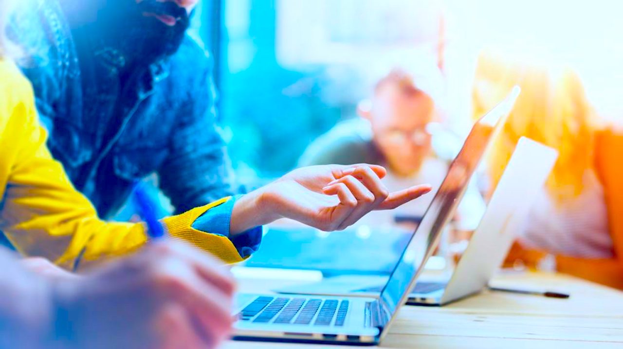 Pomoc dla młodych do 30. roku życia w otwarciu firmy – bezpłatne webinarium