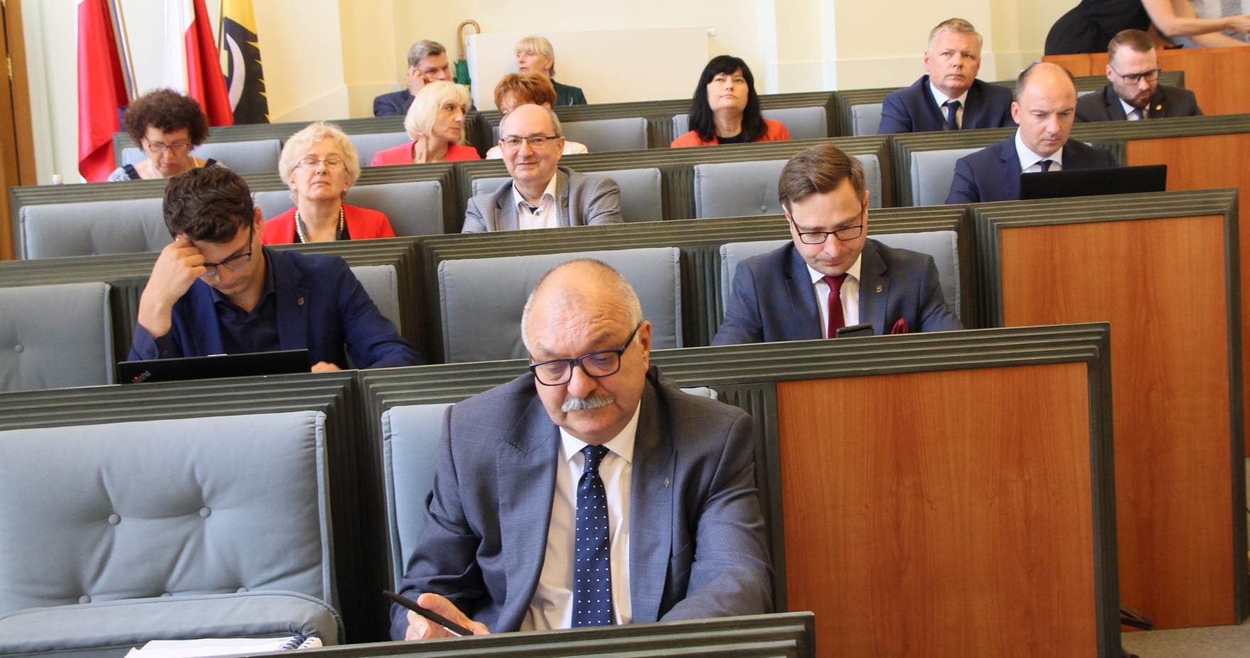 Raport o stanie województwa i absolutorium dla zarządu – sejmik dolnośląski podsumował trudny 2020 rok
