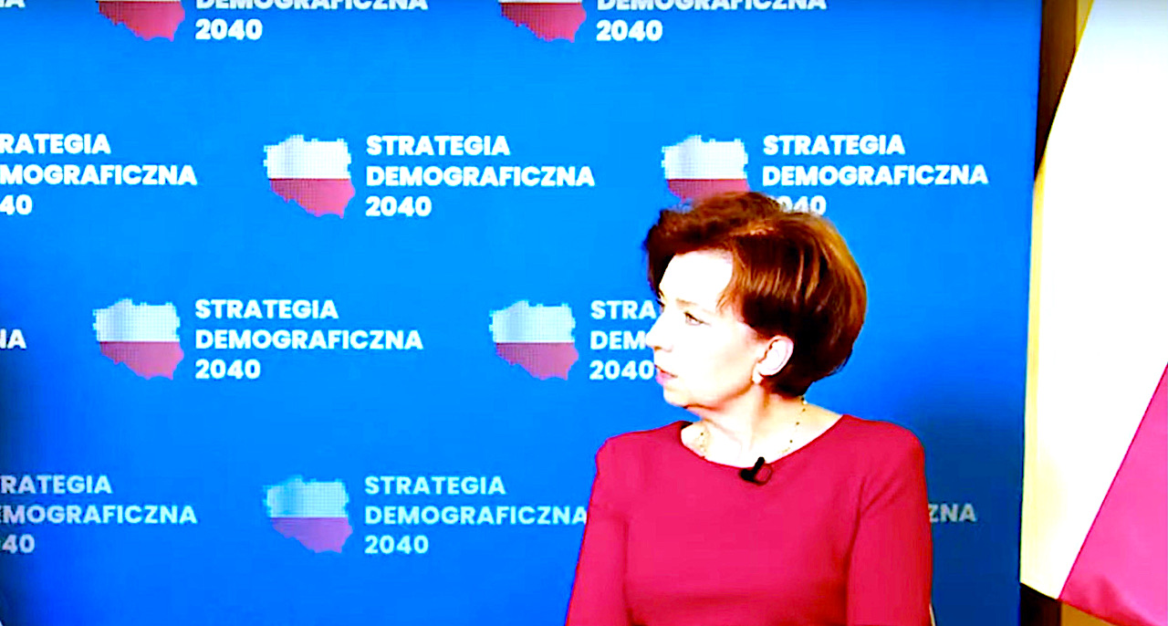 STUDIO FAKTY – Marlena Maląg: „Budujące jest to, że młodzi Polacy chcą mieć dzieci – demografia jednak pokazuje coś innego” [VIDEO]