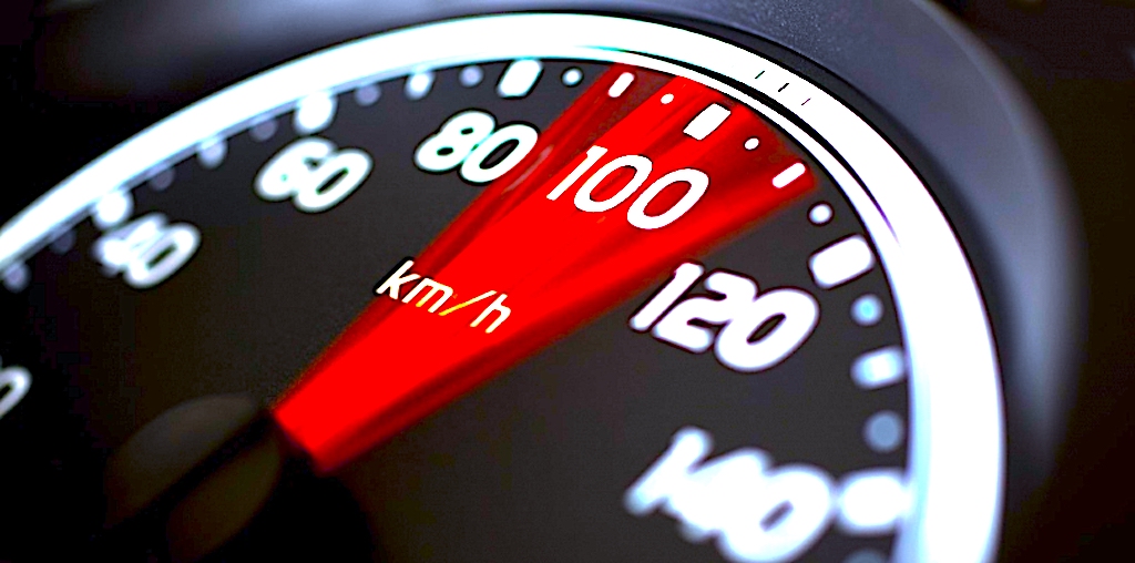 Za szybko jeżdżą – co gorsza po terenie zabudowanym – utrata prawa jazdy im nie straszna?