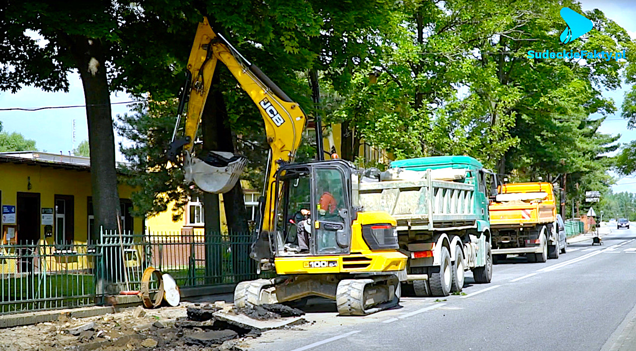Zielone światło dla czystego środowiska – Kamieniec Ząbkowicki buduje rozległą sieć kanalizacji sanitarnej [VIDEO]