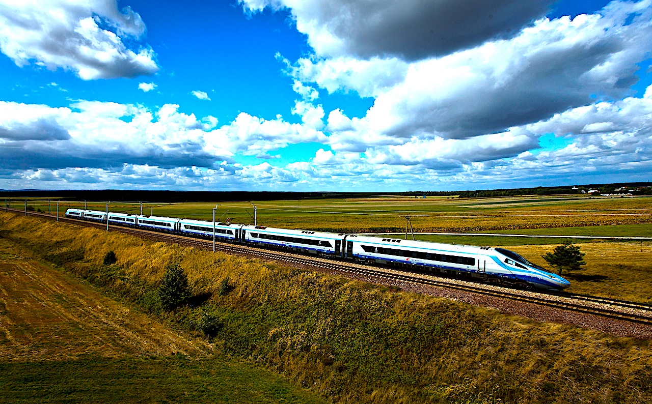 Podróż poza godzinami szczytu szansą na tańszy bilet na pociąg