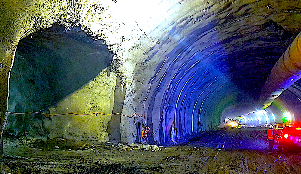 Tunel drogi S3 z przejściem awaryjnym w Starych Bogaczowicach – drążenie zakończone