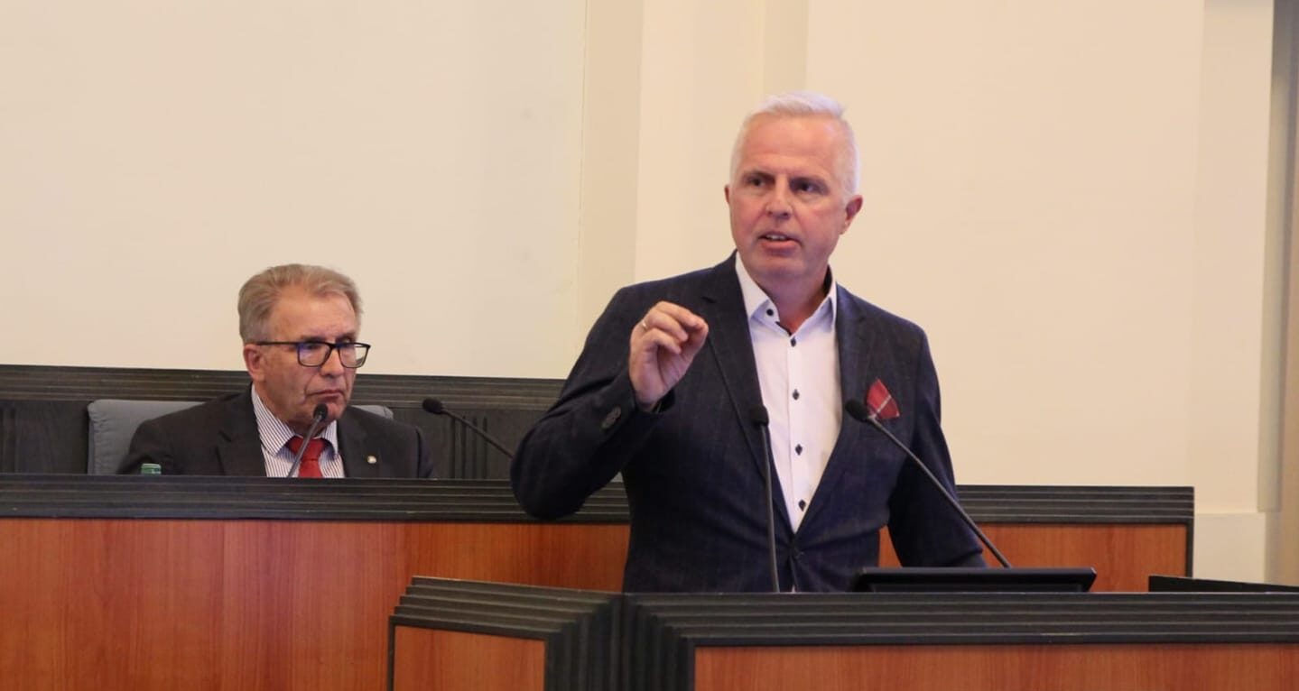 Marek Łapiński drży o posadę i boi się utraty wpływów? Walka o stołki w strukturach PO