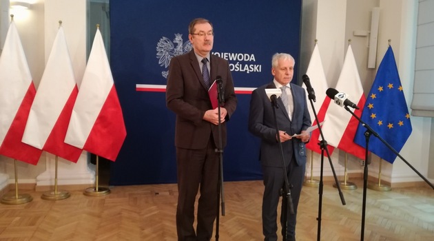 Tragedia w szkole w Kostomłotach. Kuratorium Oświaty we Wrocławiu: „Kontrola nie wykazała żadnych uchybień i naruszeń przepisów prawa”