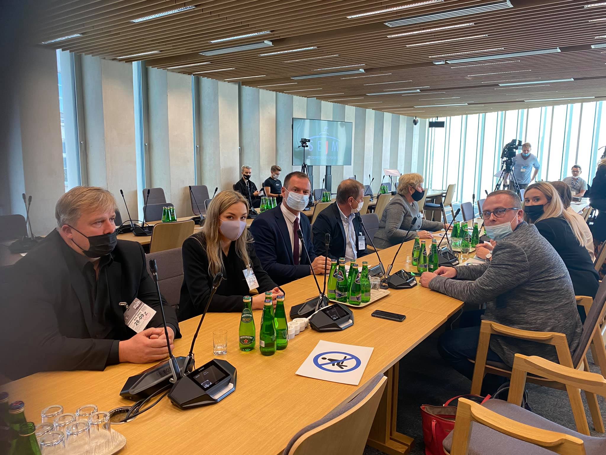 Komisja w Sejmie w związku ze zgonami po policyjnych interwencjach na Dolnym Śląsku. Przedstawicieli MSWiA i policji brak