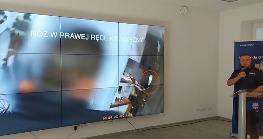 Policja pokazuje nagranie z interwencji we Wrocławiu. Na filmie widać nóż [WIDEO]