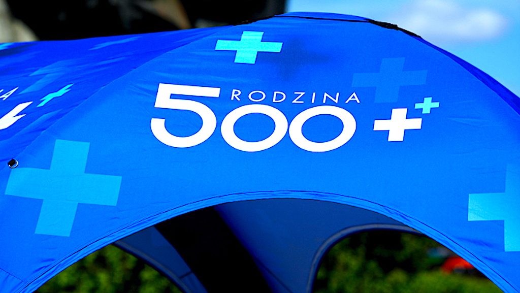 ZUS będzie wypłacał „500 plus” – od nowego roku wnioski elektroniczne i wypłata na rachunek bankowy