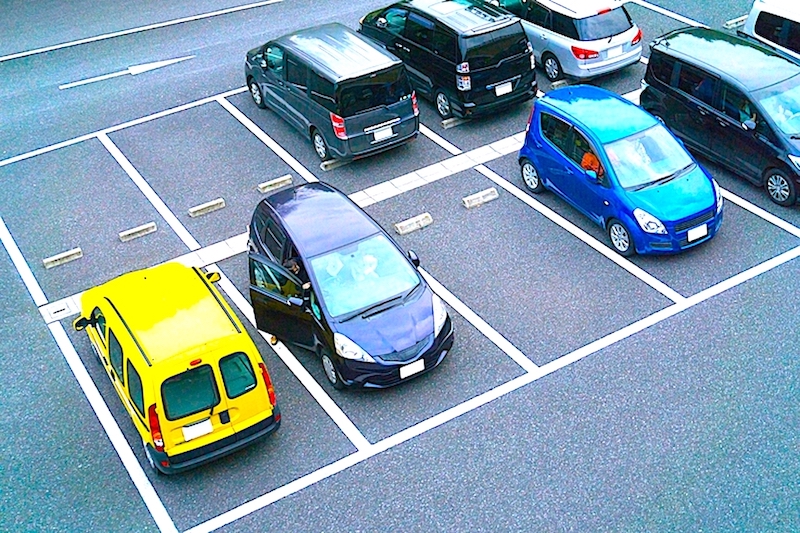 Prawie 400 000 aut zniknęło z rynku w wyniku pandemii