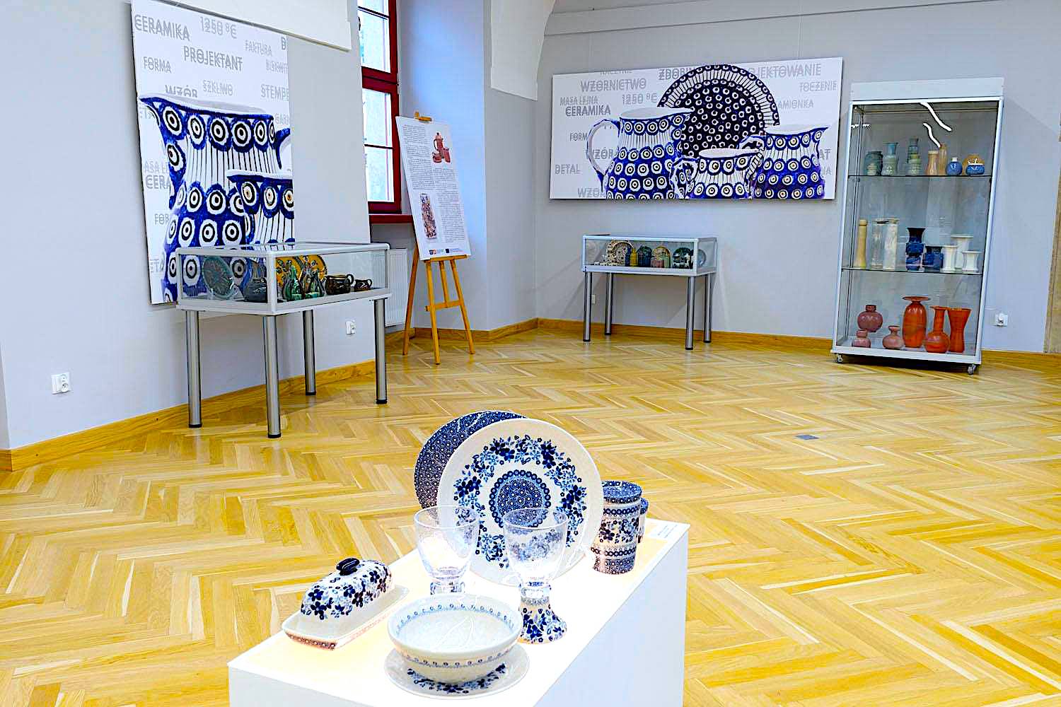 „Z gliny stworzone” – zbiory Muzeum Ceramiki w Bolesławcu zobacz w Kłodzku