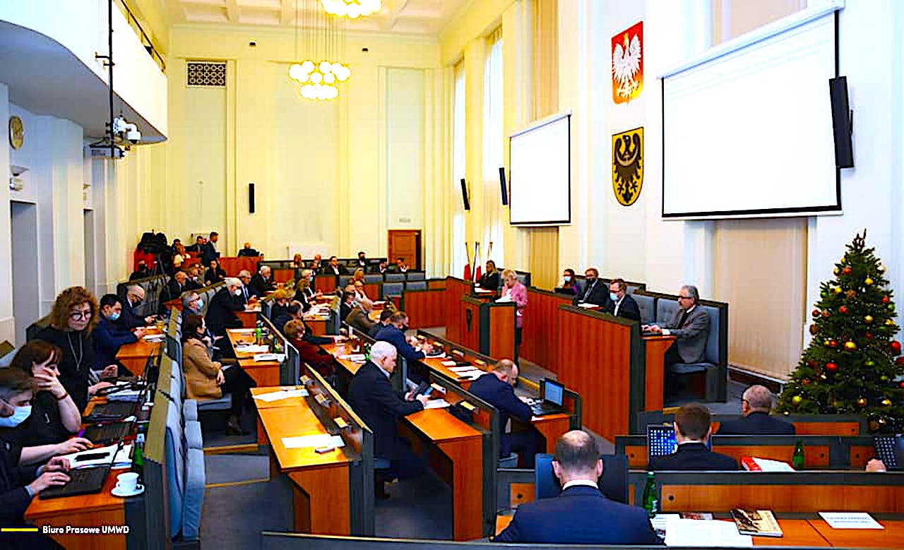 Województwo dolnośląskie z budżetem na rok 2022 – samorząd nie planuje sięgać po kredyty