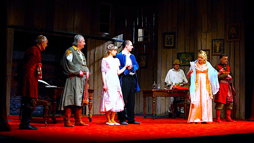 Zmienił się nieco język, lecz ludzie pozostali tacy sami – „Zemsta”