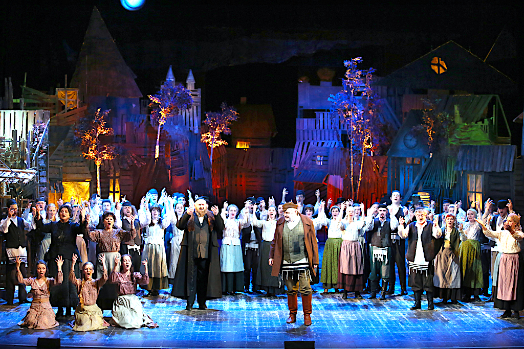 Każdy z nas jest jak… – „Skrzypek na dachu”